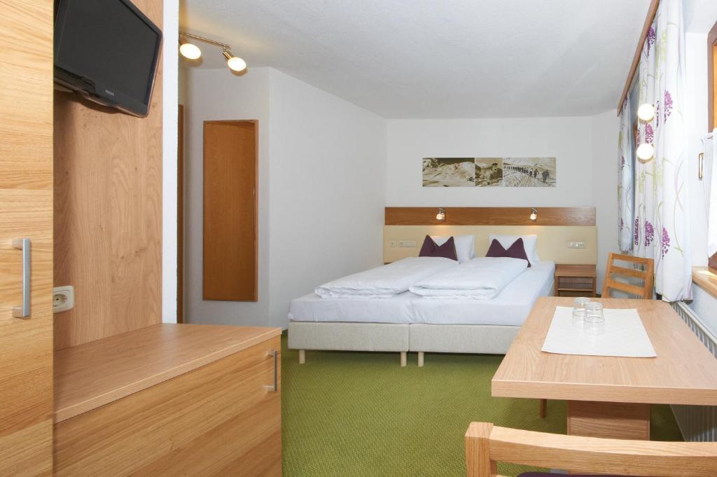 Haus Markus Strolz Sankt Anton am Arlberg Quarto foto